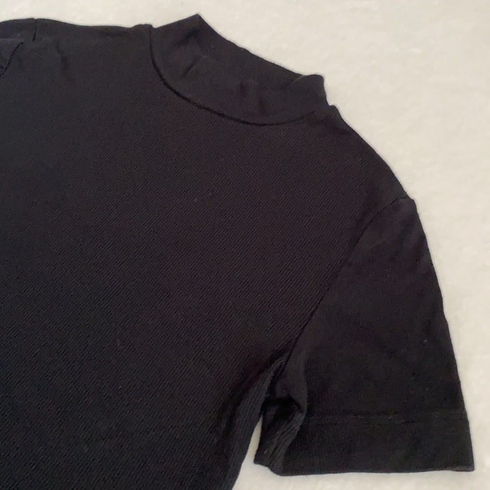 {Aritzia} Babaton | Mockneck Ribbed Cropped Short Sleeve Contour Tee Black (XS) - Picture 5 of 12